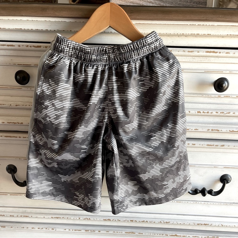 🍭BCG boys shorts in size XS (6-7)